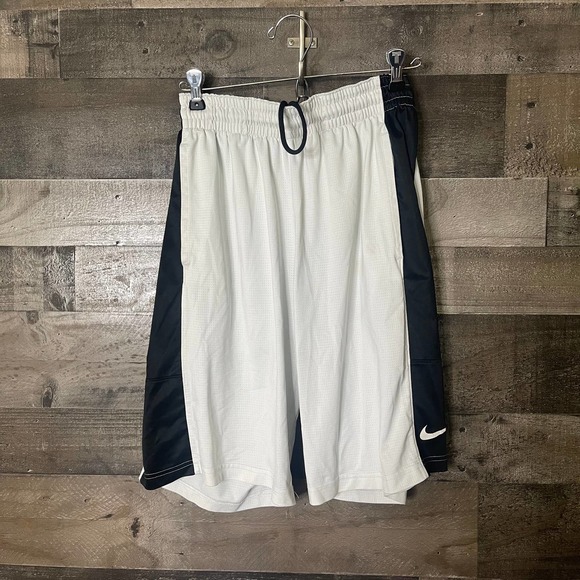 SOLD Nike Dri Fit Basketball Shorts Small - Picture 1 of 3